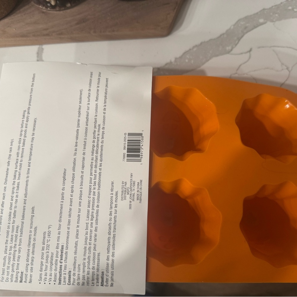 Orange Ghost Silicone Mold - Picture 3 of 5